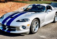 AUCTION: 79-Mile 1999 Dodge Viper GTS Coupe