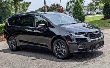 RECALL: 2024 Chrysler Minivan Windshields at Risk of Detachment