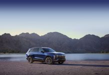 Cadillac Introduces the 2026 VISTIQ EV SUV